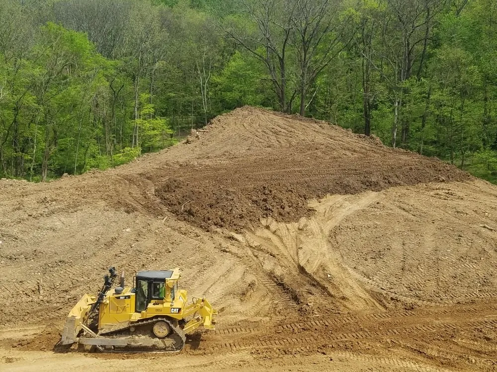 Local yard cleanup service in Murfreesboro, TN - Dirt Works LLC.