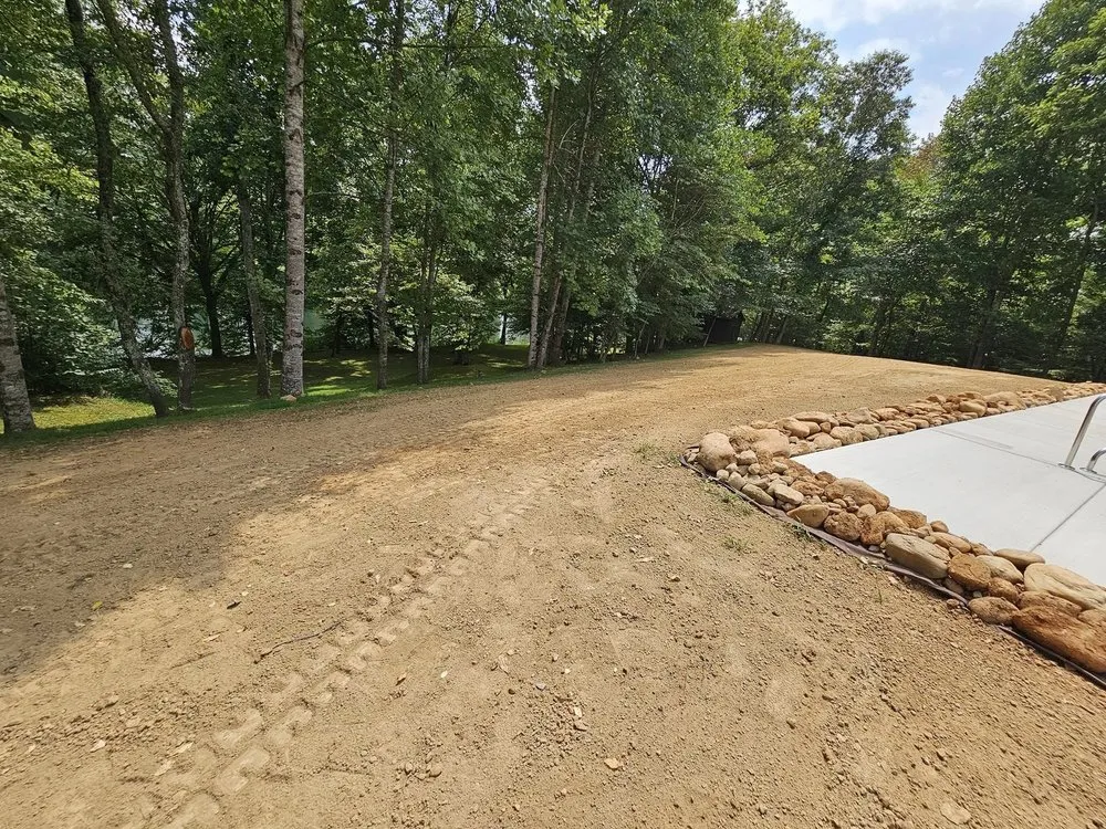 Expert yard cleanup service in Blountville, TN - Dirtwerx