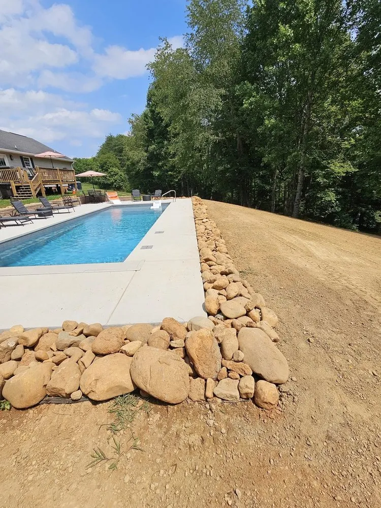 Affordable residential landscaping near you in Blountville, TN by Dirtwerx