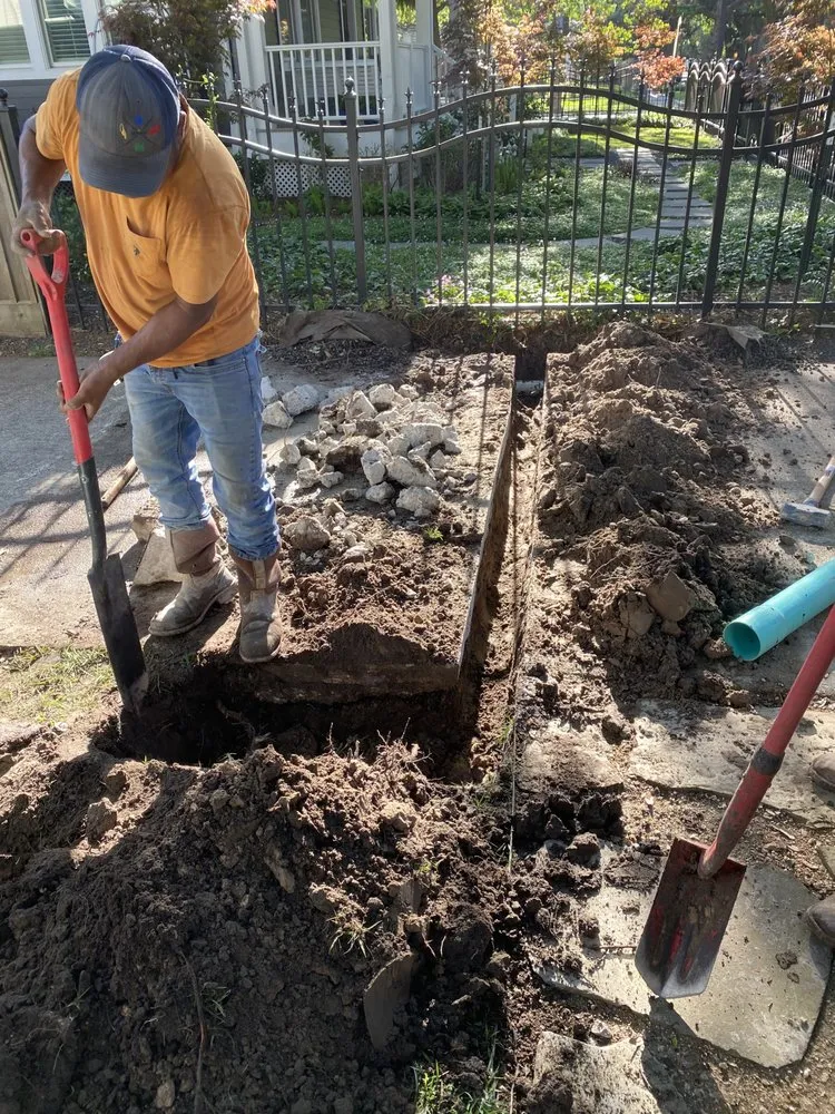 Custom landscape design experts serving Houston, TX - Dirty Dirt Multiservices