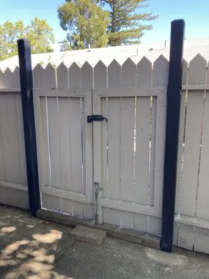 Dirty Fingers Landscaping Logo