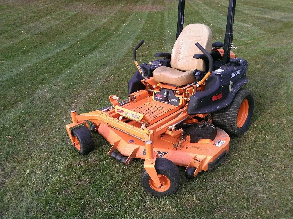 Reliable yard maintenance in Hyde Park, NY - Dirty Gloves