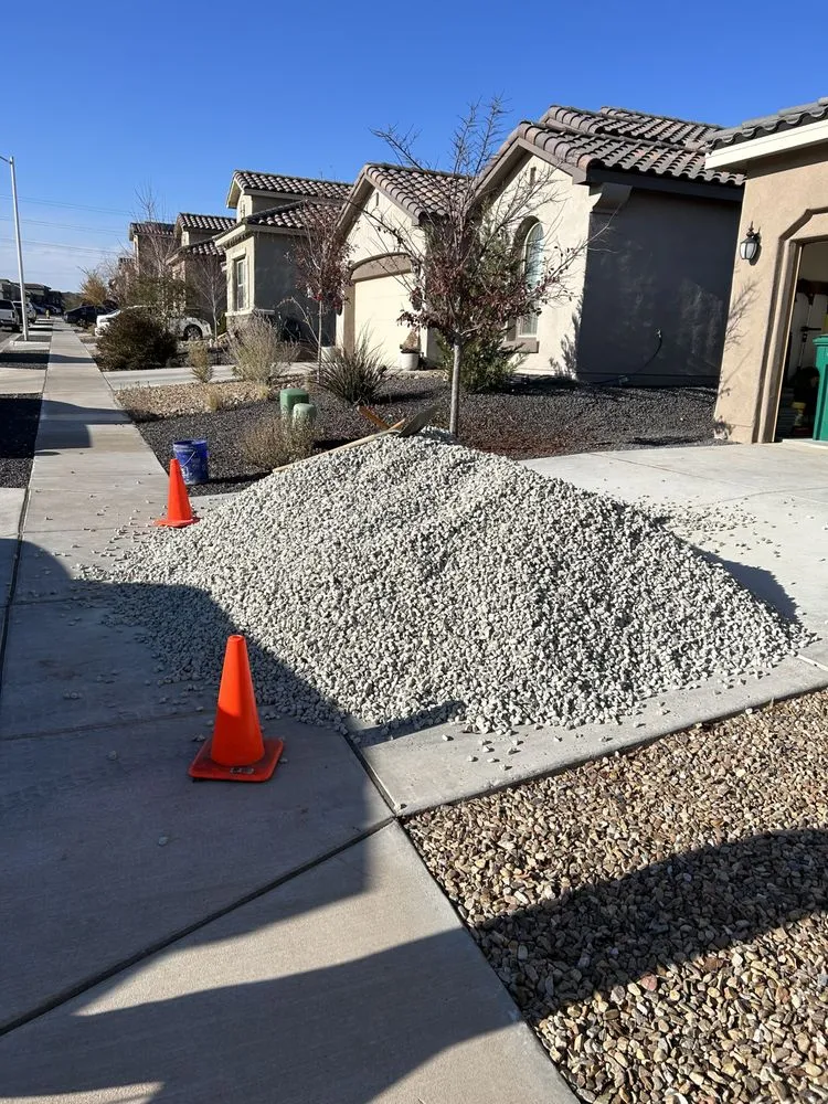 Expert garden landscaping experts serving Rio Rancho, NM - Dirty Gloves Landscaping