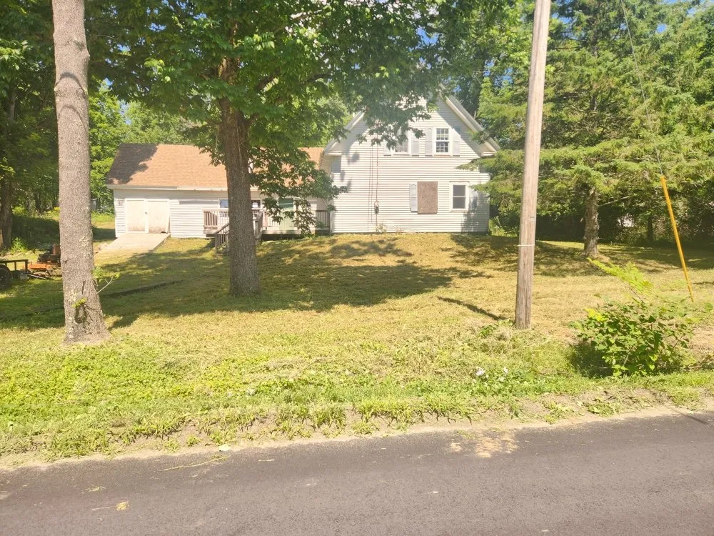 Top-rated yard maintenance in Glenburn, ME - Dirty Seeds