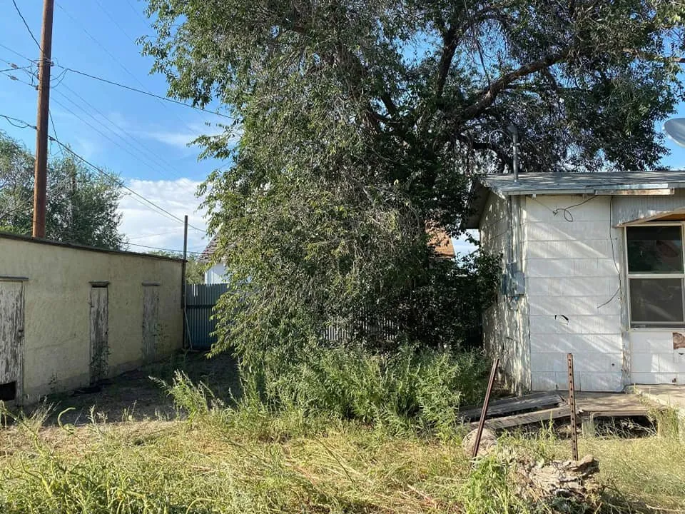 Reliable outdoor landscaping for residential properties across Roswell, NM - DirtyDeed's Services