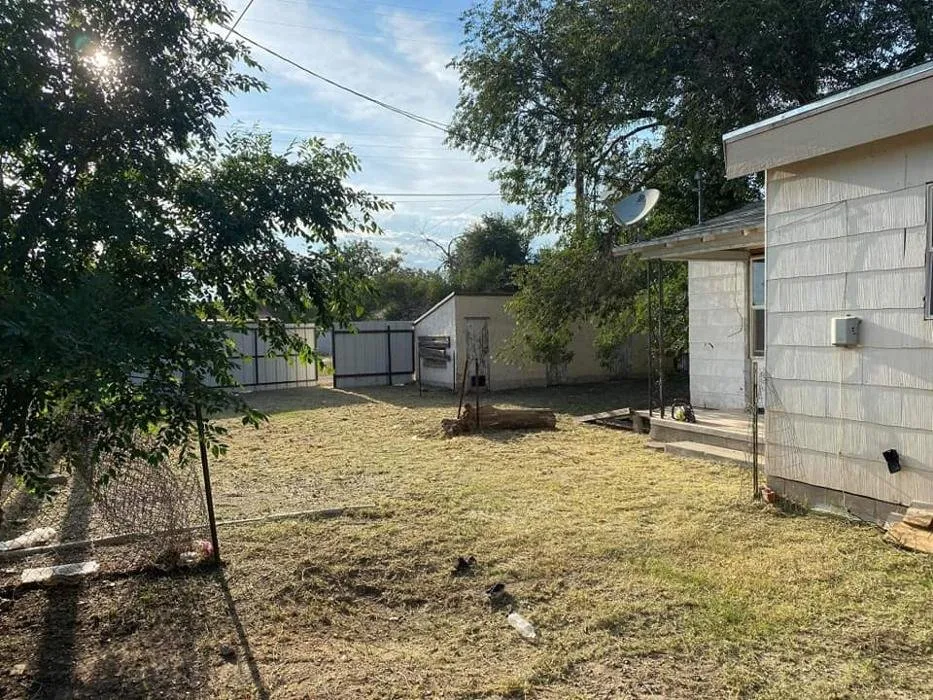 Reliable garden landscaping near you across Roswell, NM - DirtyDeed's Services