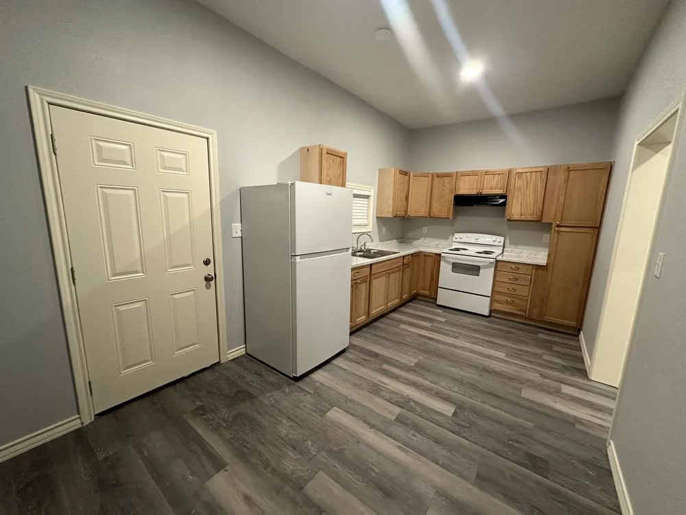 Local lawn care service experts serving Texarkana, TX - DirtyWorks Home Services