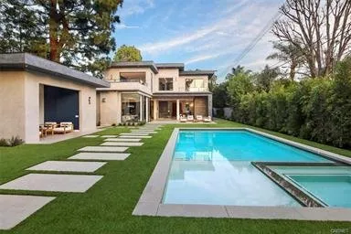 Trusted yard cleanup service in Woodland Hills, CA - Discount Landscape