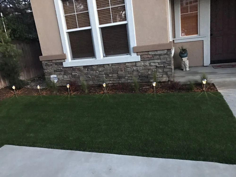 Top-rated yard cleanup service in Woodland Hills, CA - Discount Landscape