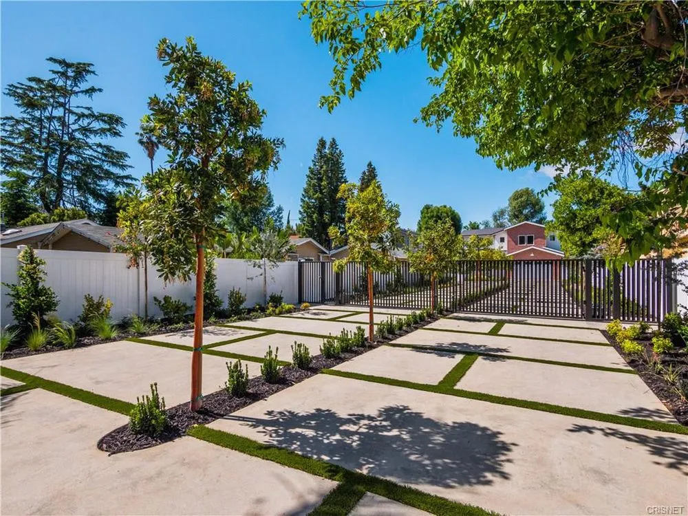 Custom garden landscaping with custom design in Woodland Hills, CA by Discount Landscape