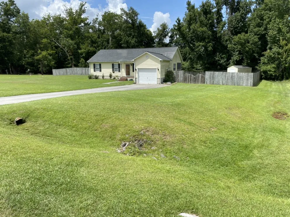 Top-rated lawn mowing service for residential properties across Jacksonville, NC - Discount Lawn Care And Pressure Cleaning