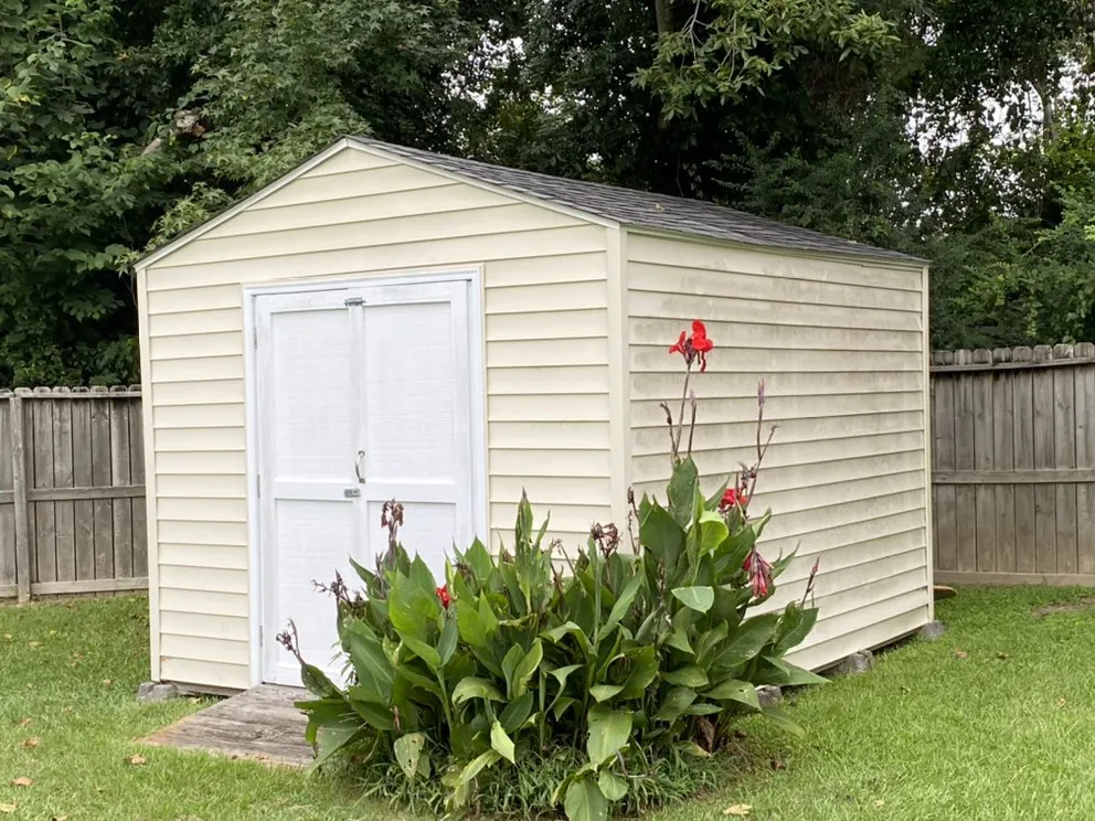 Top-rated garden landscaping in Jacksonville, NC by Discount Lawn Care And Pressure Cleaning