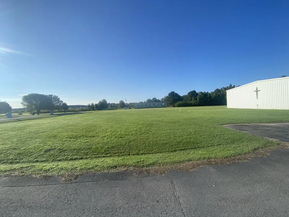 Expert yard cleanup service in Jacksonville, NC - Discount Lawn Care