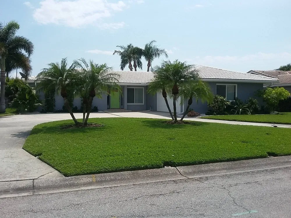 Reliable landscaping services in St Petersburg, FL by Discount Lawn Cuts