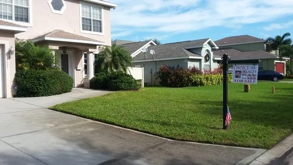 Local garden landscaping near you in St Petersburg, FL by Discount Lawn Cuts