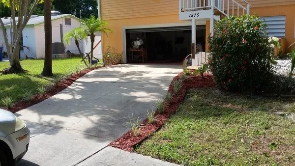 Trusted lawn care service experts serving St Petersburg, FL - Discount Lawn Cuts