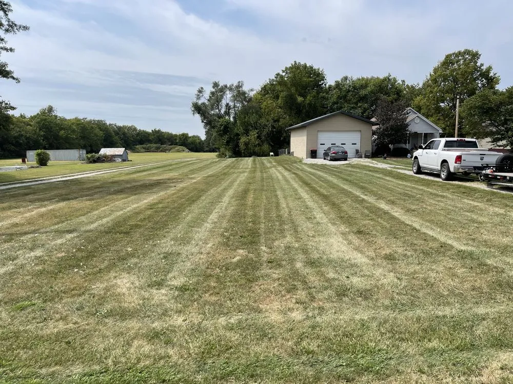 Reliable landscape design for homes in Sedalia, MO by Discount Lawn Services