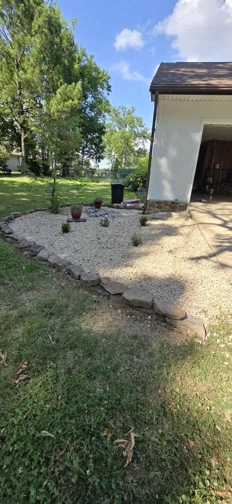 Affordable lawn mowing service for beautiful yards in Mountain Home, AR by Discount Services