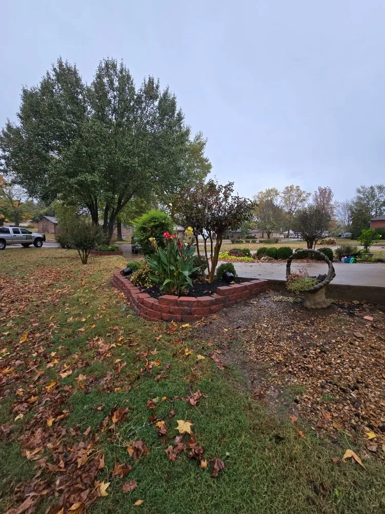 Custom lawn mowing service experts serving Mountain Home, AR - Discount Services