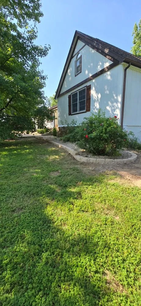 Local outdoor landscaping for outdoor upgrades in Mountain Home, AR by Discount Services