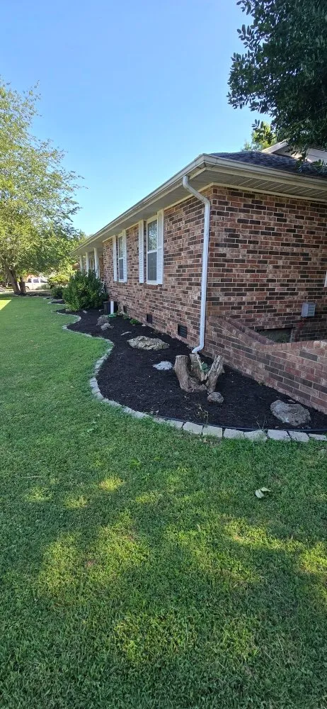 Custom residential landscaping for beautiful yards in Mountain Home, AR by Discount Services