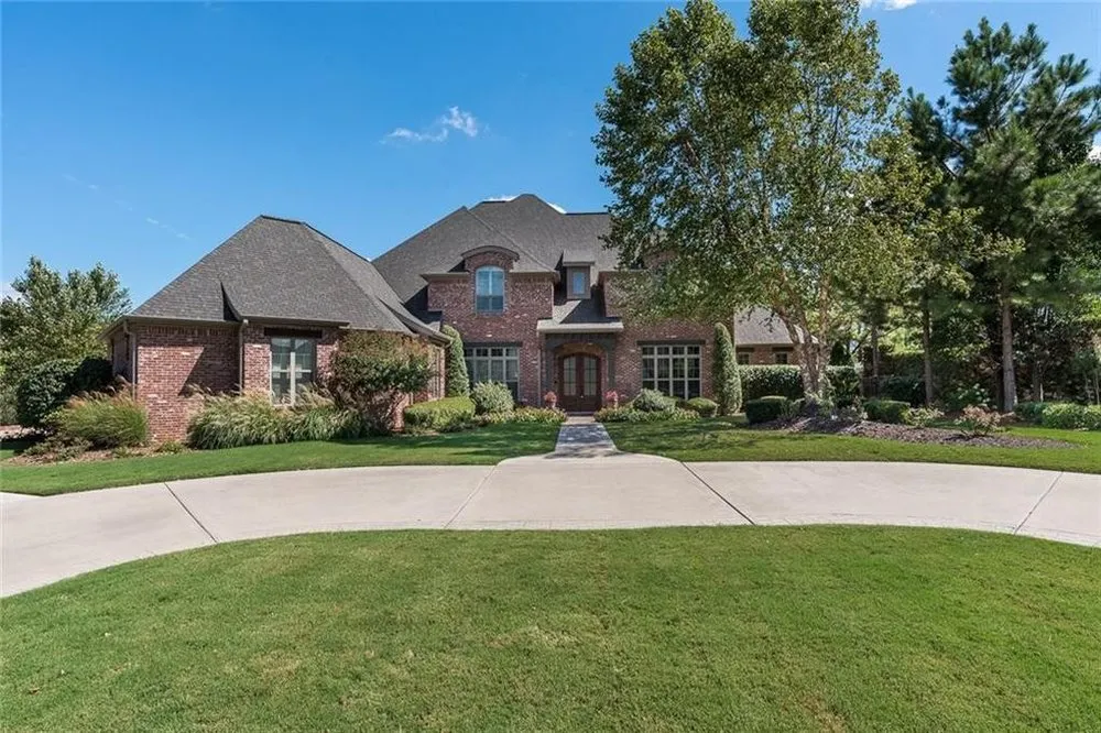 Local yard cleanup service in Fayetteville, AR - Distinctive Exteriors