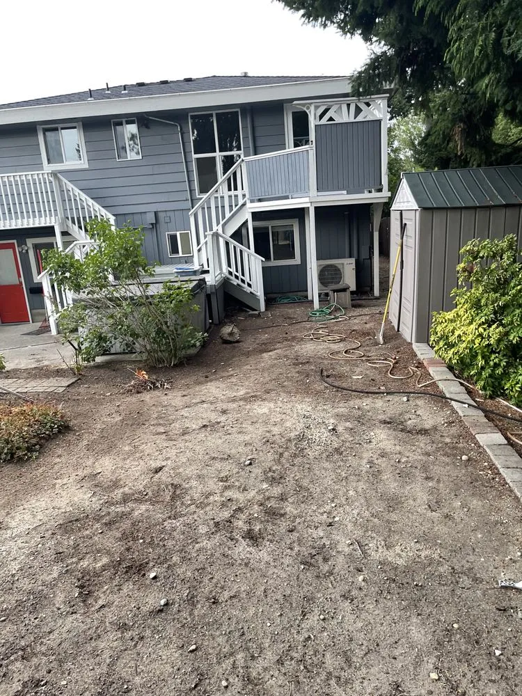 Professional yard cleanup service in Kent, WA - Distinctive Landscape