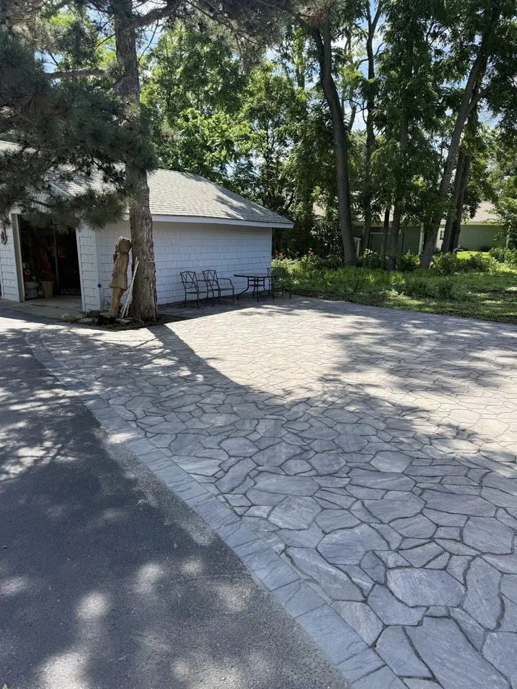 Custom outdoor landscaping in Ames, IA - Distinctive Landscapes