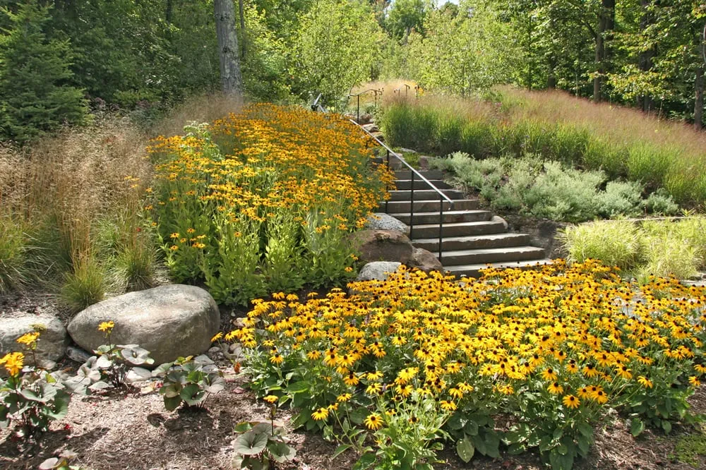 Expert landscape installation experts serving Charlotte, VT - Distinctive Landscaping