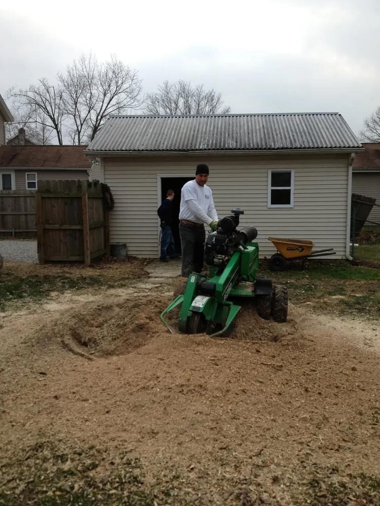 Expert landscaping services in Columbus, OH - Distinctive Lawn And Landscape