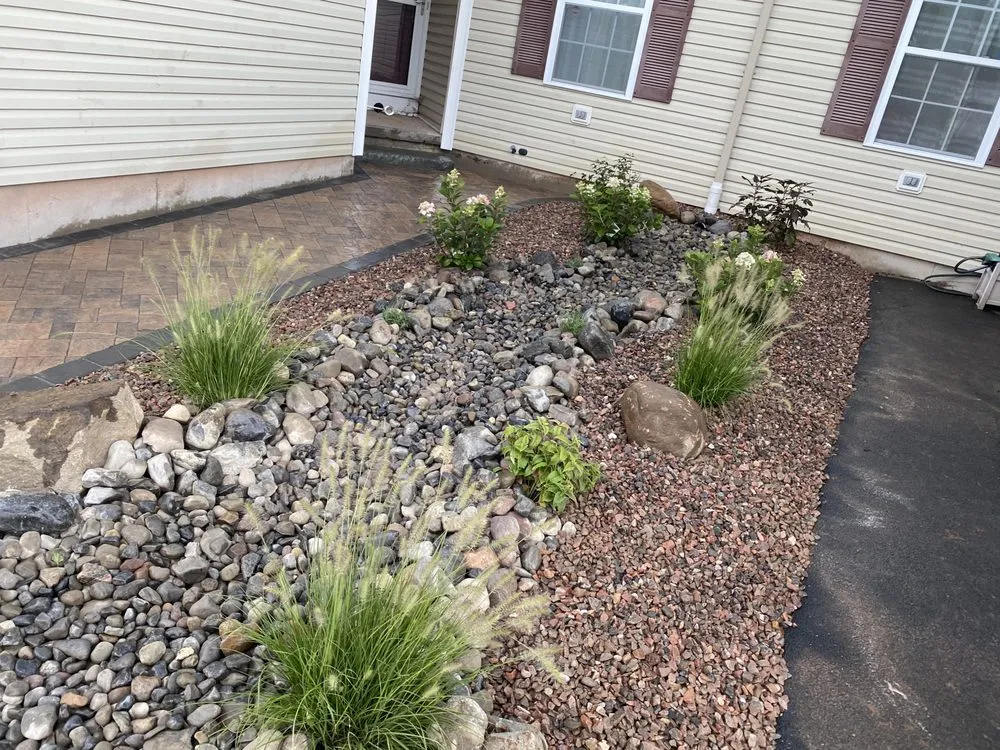 Custom landscaping services in Baldwinsville, NY by Distinguished Landscapes