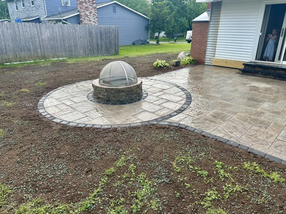 Reliable lawn care service experts serving Baldwinsville, NY - Distinguished Landscapes