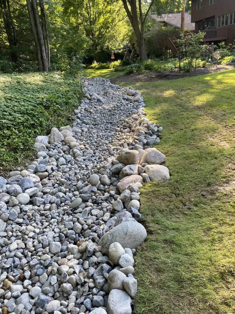 Expert lawn mowing service in Baldwinsville, NY - Distinguished Landscapes