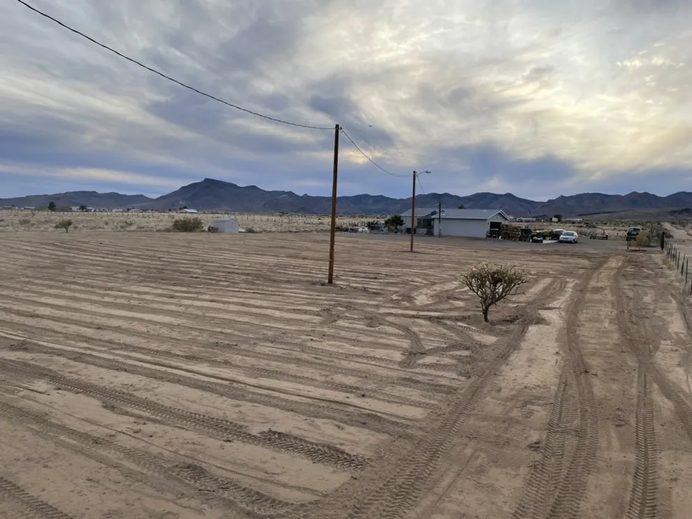 Affordable lawn care service experts serving Bullhead City, AZ - Ditch Doctor Dirt Works