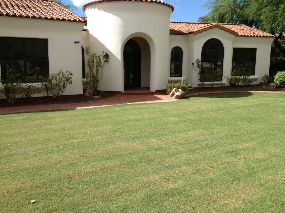 Custom lawn care service in Phoenix, AZ - Diversified Landscape Management