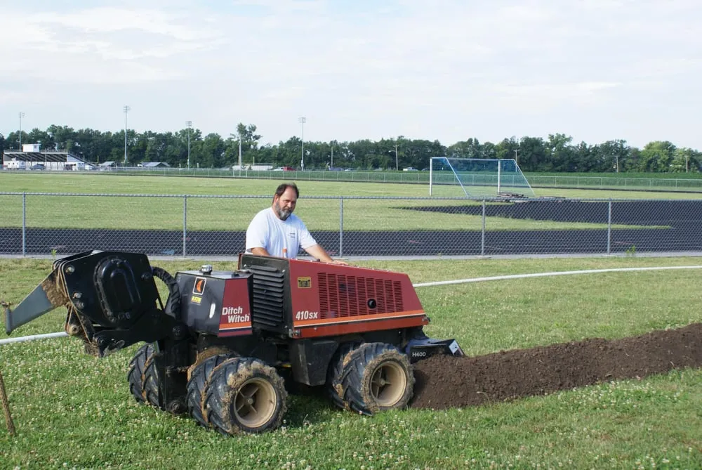 Reliable yard cleanup service for beautiful yards across Highland, IL - Diversified Services