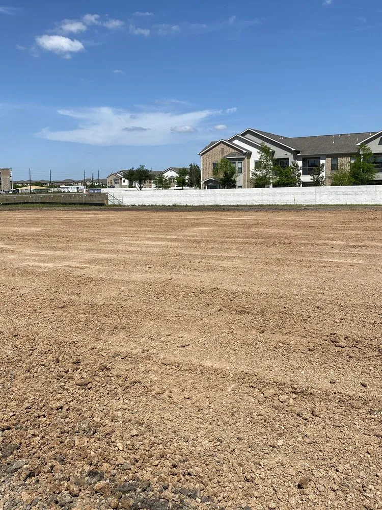 Reliable yard maintenance for year-round maintenance in Conroe, TX by Divine Construction Services