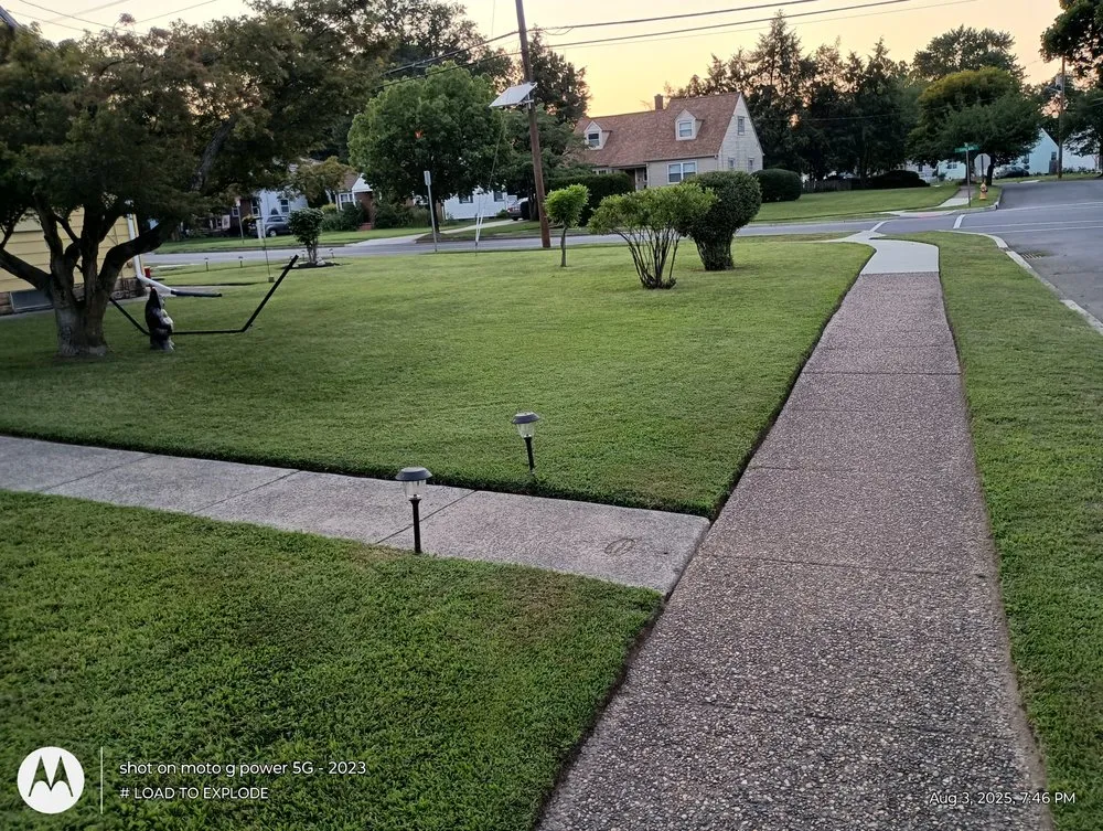 Affordable lawn mowing service in Philadelphia, PA - Divine Design Landscapes