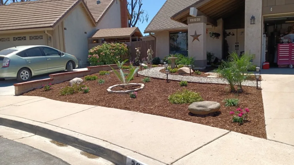 Top-rated lawn mowing service in Oxnard, CA by Divine Landscape