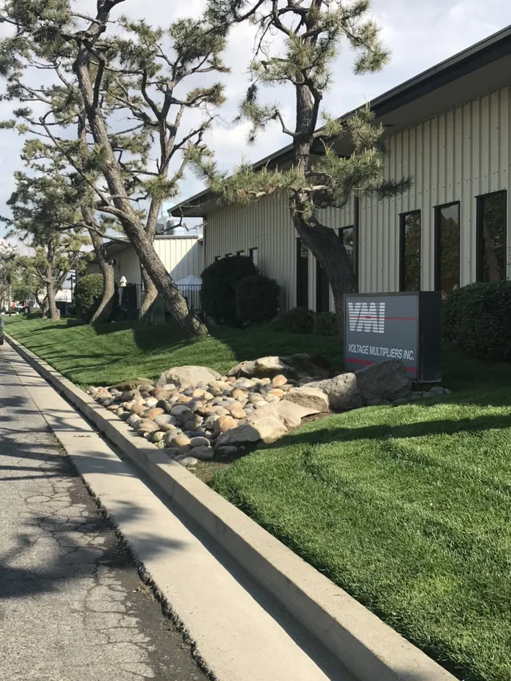 Local lawn care service experts serving Visalia, CA - Divine Landscape