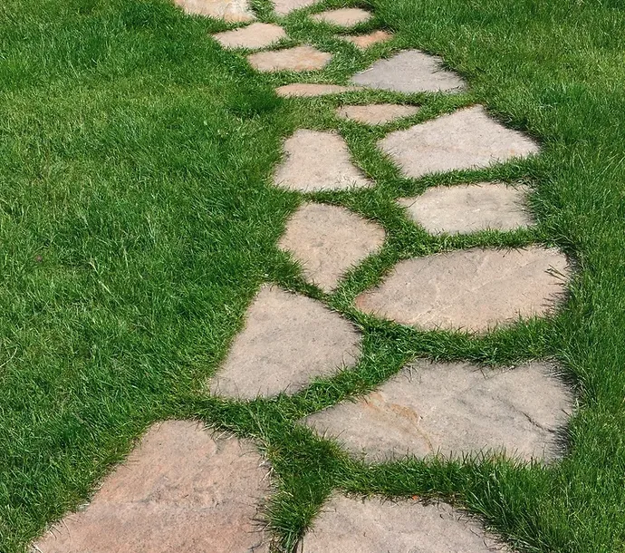 Top-rated garden landscaping for beautiful yards in Hiram, GA by Divine Landscaping