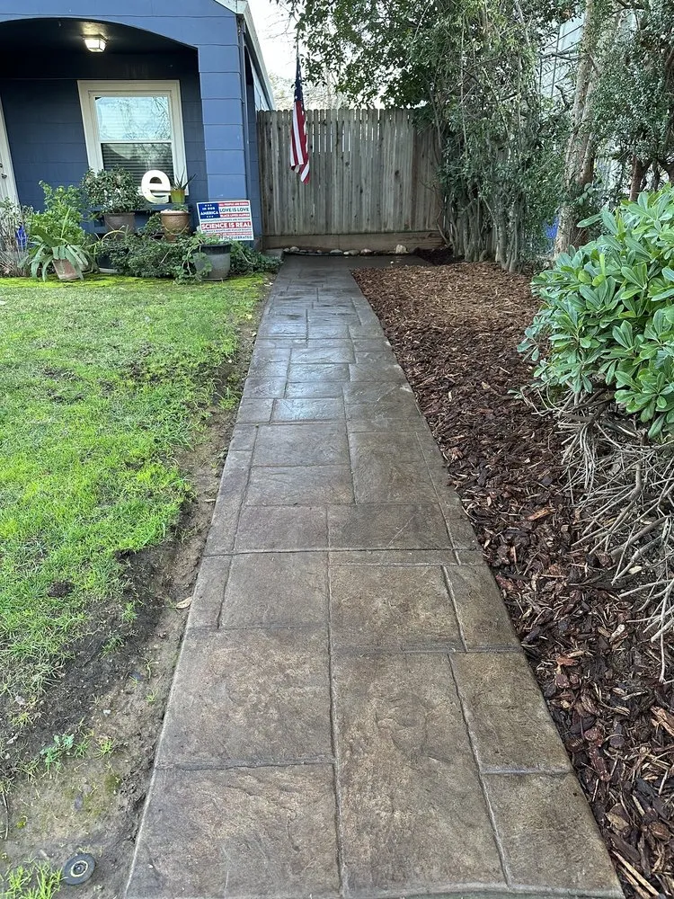 Professional yard cleanup service experts serving Huntington Beach, CA - Divine Landscaping
