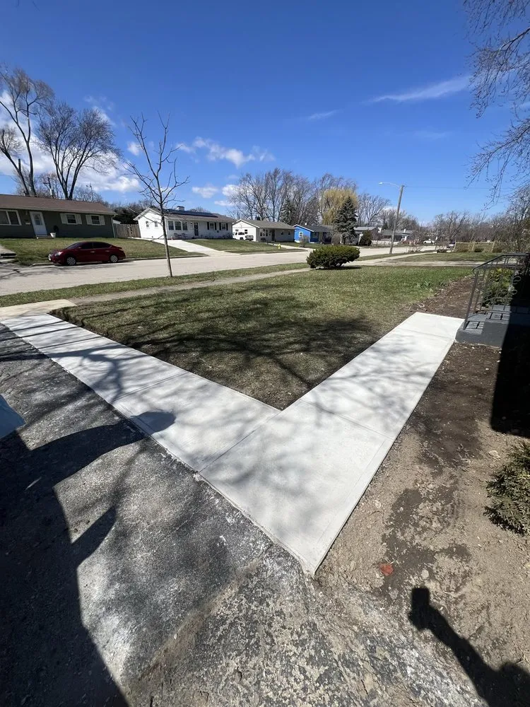 Reliable lawn care service in Waukegan, IL by Divine Outdoor Services