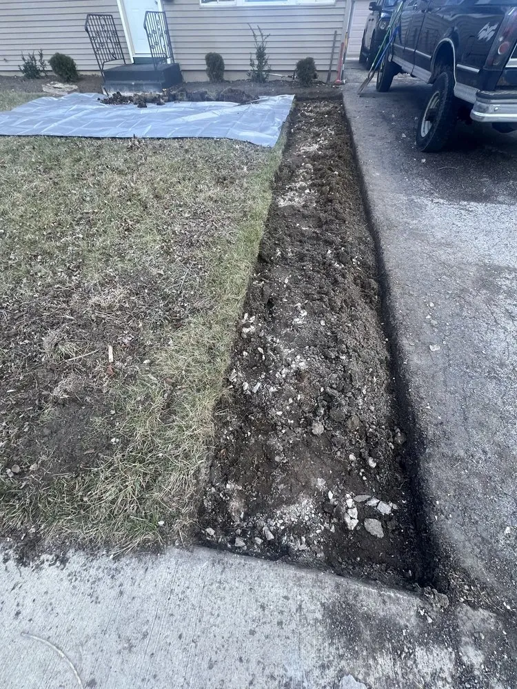 Affordable yard maintenance in Waukegan, IL - Divine Outdoor Services