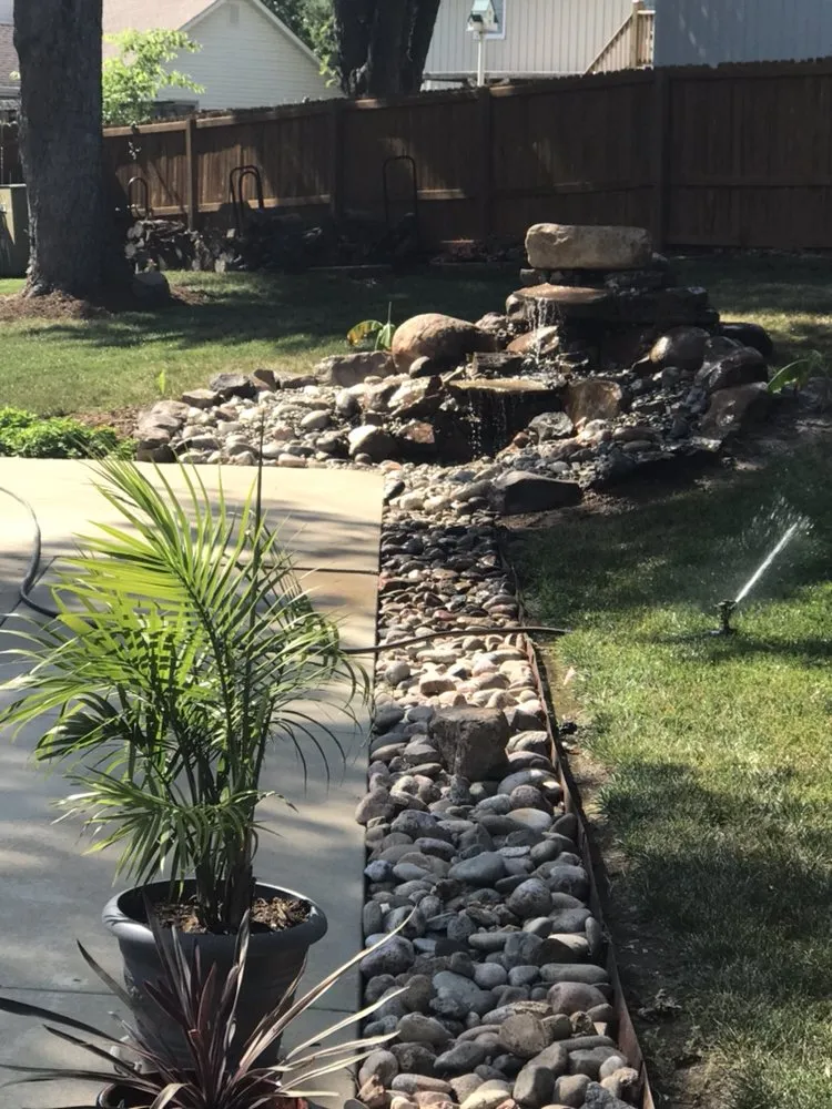 Professional lawn mowing service experts serving Kansas City, MO - Divine Services