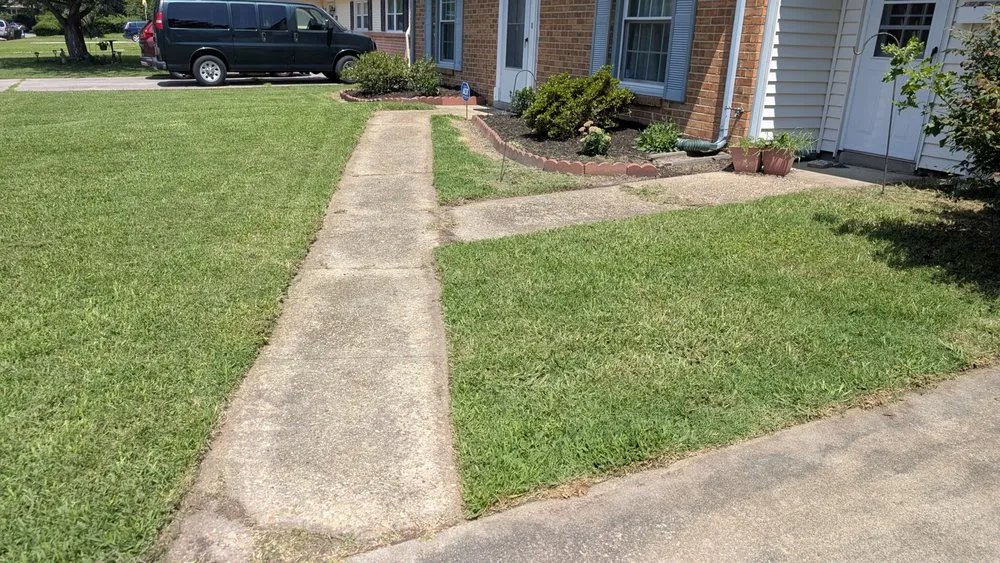 Local garden landscaping in Norfolk, VA by Divine Works