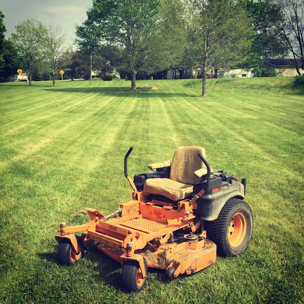 Professional yard cleanup service with custom design in Kinsman, OH by Divot's Lawn Care