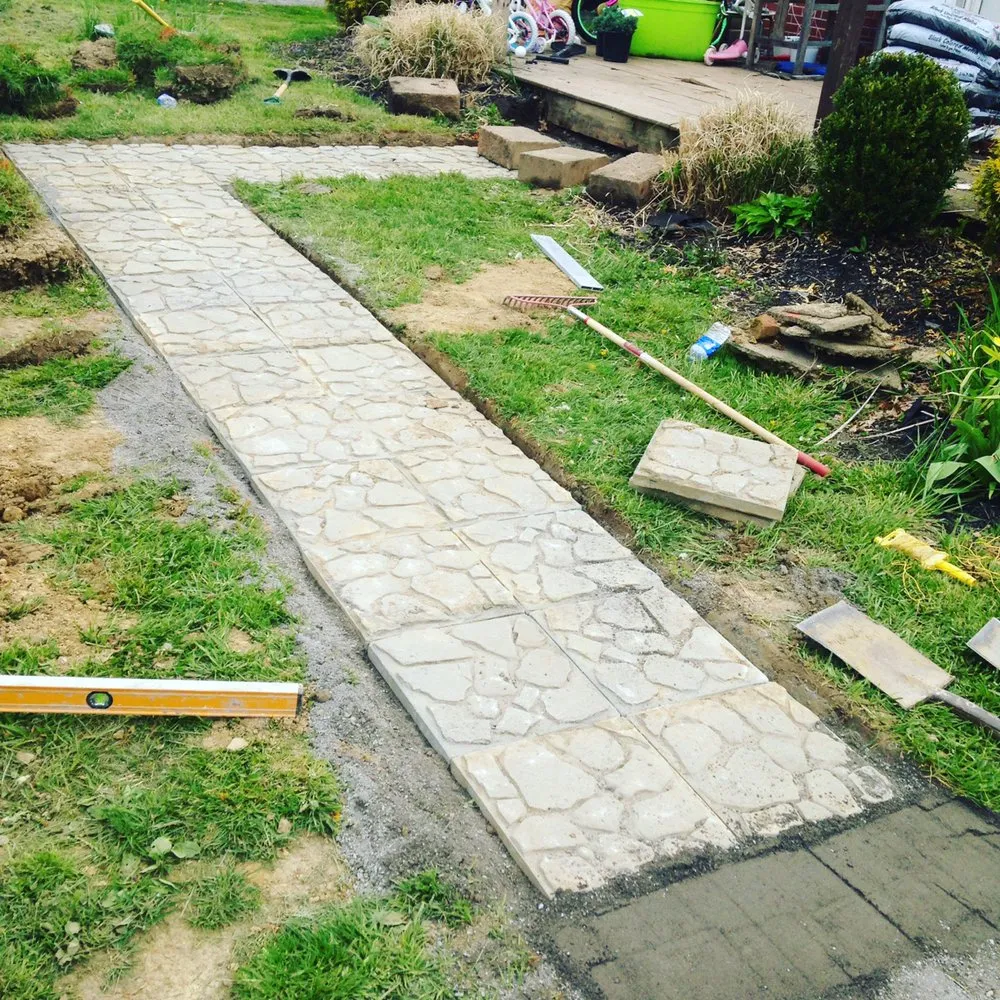 Custom outdoor landscaping in Kinsman, OH - Divot's Lawn Care