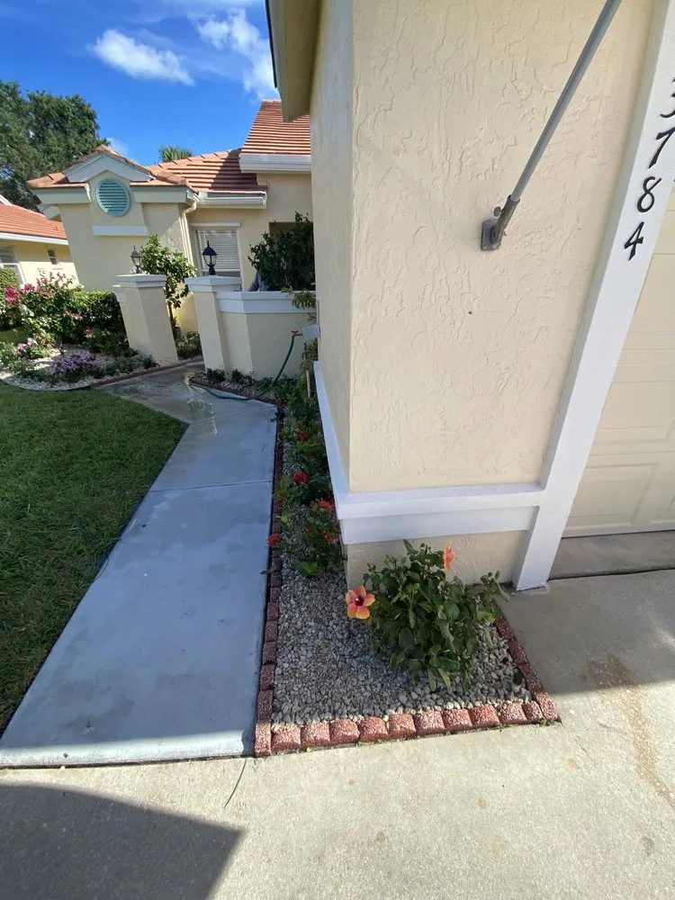 Professional yard cleanup service in Port St. Lucie, FL - Dix & Sons Landscaping