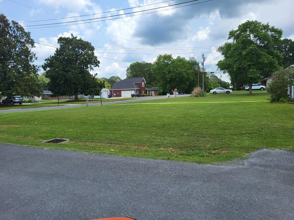 Expert yard cleanup service experts serving Crossville, AL - Dixie lawn Care services